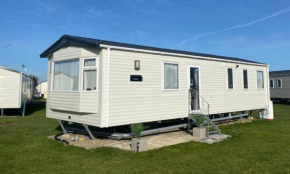 Downtime, West Sands, Seal Bay Resort, Selsey